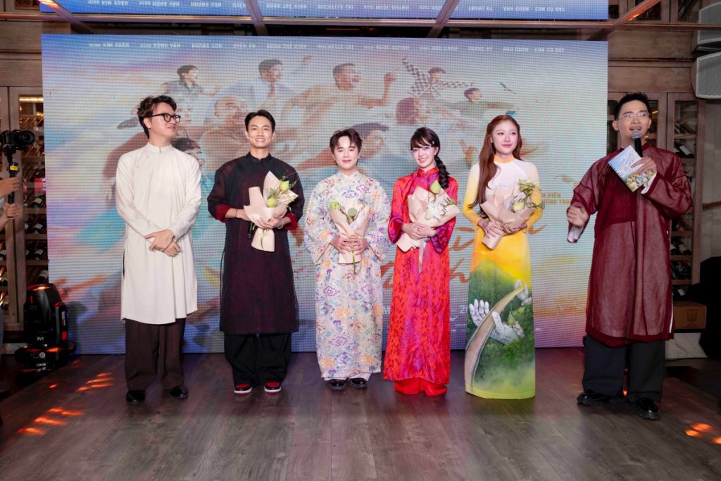 Uyển &Acirc;n kh&ocirc;ng ngại mũm mĩm, xin đạo diễn "Nh&agrave; m&igrave;nh đi th&ocirc;i" tăng c&acirc;n để nh&acirc;n vật s&aacute;t với thực tế- Ảnh 1.