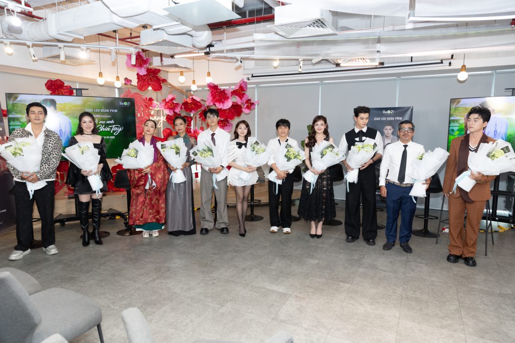 L&ecirc; Phương giấu chồng đ&oacute;ng cảnh n&oacute;ng với Quốc Huy trong &ldquo;V&igrave; mẹ anh ph&aacute;n chia tay&rdquo;- Ảnh 6.