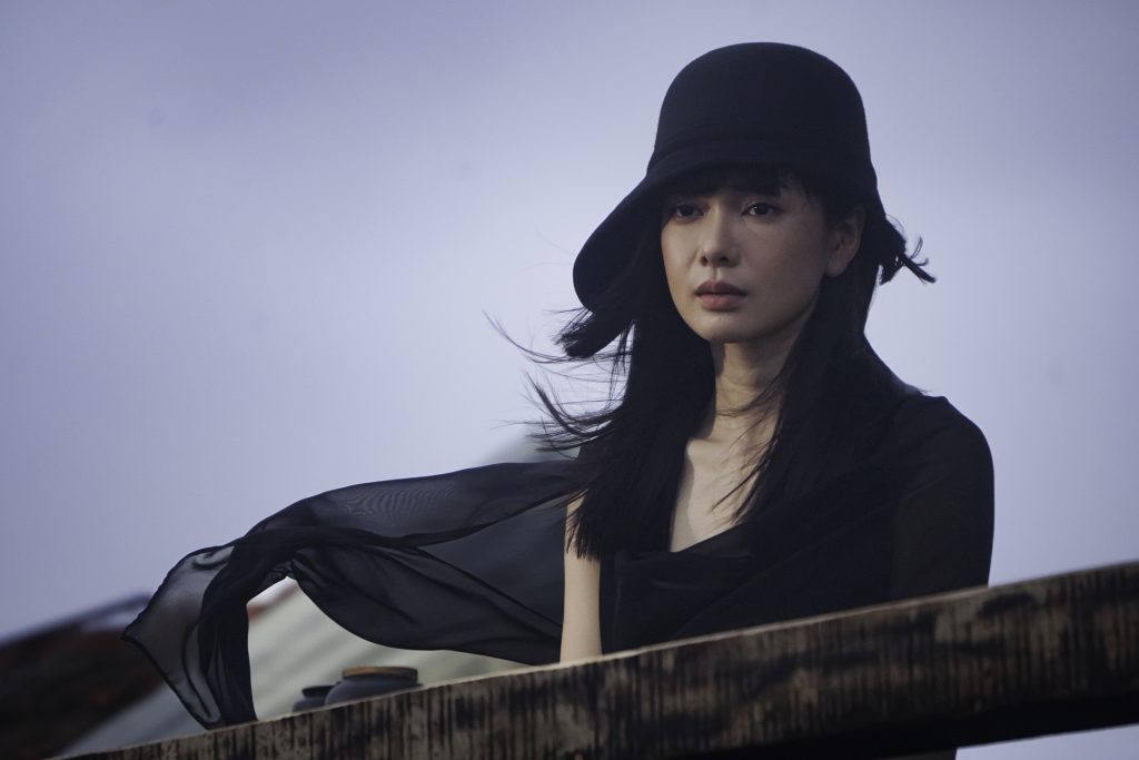 First look teaser "Ốc mượn hồn" h&eacute; lộ mối quan hệ nguy hiểm giữa Quốc Trường v&agrave; Tiểu Vy- Ảnh 3.