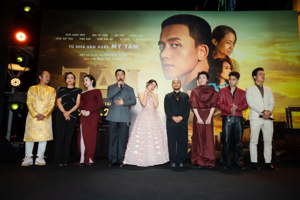 Mai Tài Phến gọi Mỹ Tâm là “nữ hoàng one take”, xúc động trong buổi ra mắt phim đầu tay "Tài"- Ảnh 8. Mai Tài Phến gọi Mỹ Tâm là “nữ hoàng one take”, xúc động trong buổi ra mắt phim đầu tay "Tài"- Ảnh 8.