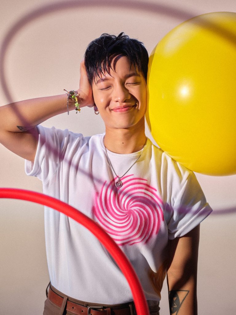 Hoàng Dũng công bố 4 khách mời cho concert Xoay Tròn tại TP HCM, 1 cái tên nữa vẫn là bí ẩn- Ảnh 4. Hoàng Dũng công bố 4 khách mời cho concert Xoay Tròn tại TP HCM, 1 cái tên nữa vẫn là bí ẩn- Ảnh 4.