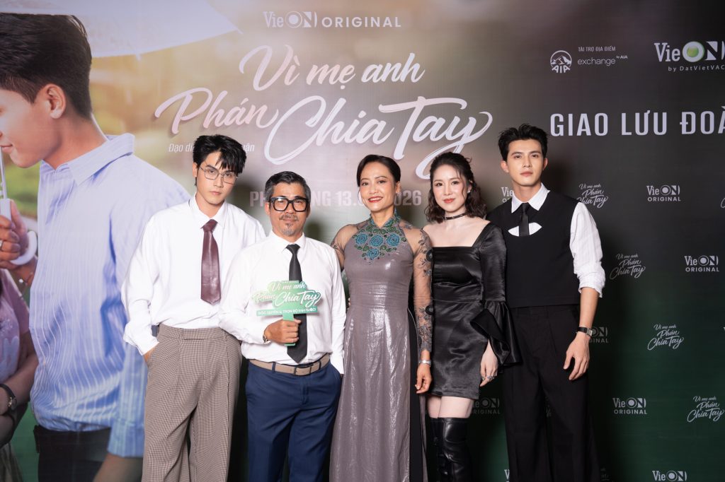 L&ecirc; Phương giấu chồng đ&oacute;ng cảnh n&oacute;ng với Quốc Huy trong &ldquo;V&igrave; mẹ anh ph&aacute;n chia tay&rdquo;- Ảnh 2.