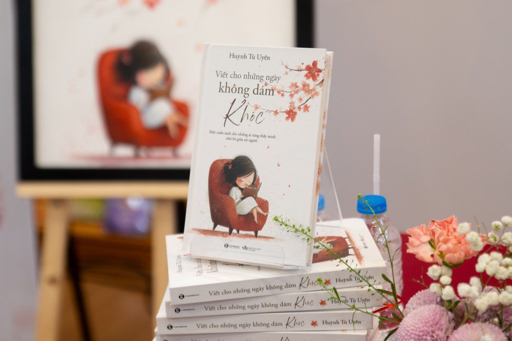 H&agrave;nh tr&igrave;nh kh&ocirc;ng bỏ cuộc của Huỳnh T&uacute; Uy&ecirc;n trong &ldquo;Viết cho những ng&agrave;y kh&ocirc;ng d&aacute;m kh&oacute;c&rdquo;- Ảnh 1.