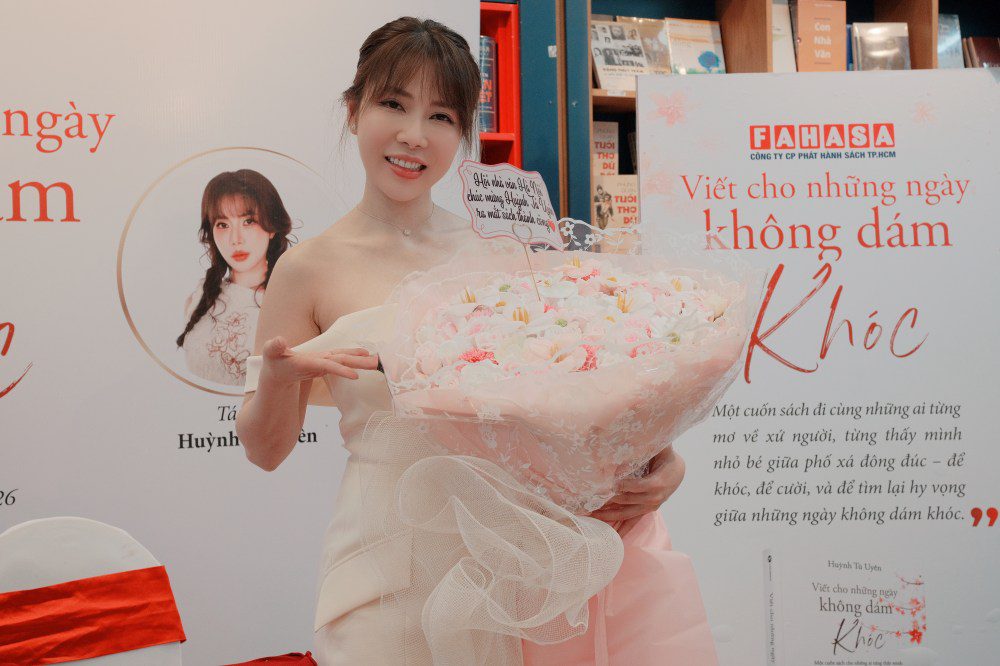 H&agrave;nh tr&igrave;nh kh&ocirc;ng bỏ cuộc của Huỳnh T&uacute; Uy&ecirc;n trong &ldquo;Viết cho những ng&agrave;y kh&ocirc;ng d&aacute;m kh&oacute;c&rdquo;- Ảnh 4.