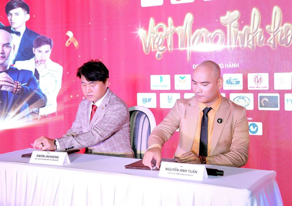 Đan Trường bay từ Mỹ về Việt Nam dự đại nhạc hội "Việt Nam tinh hoa - Anh em bốn bể một nh&agrave;"- Ảnh 2.