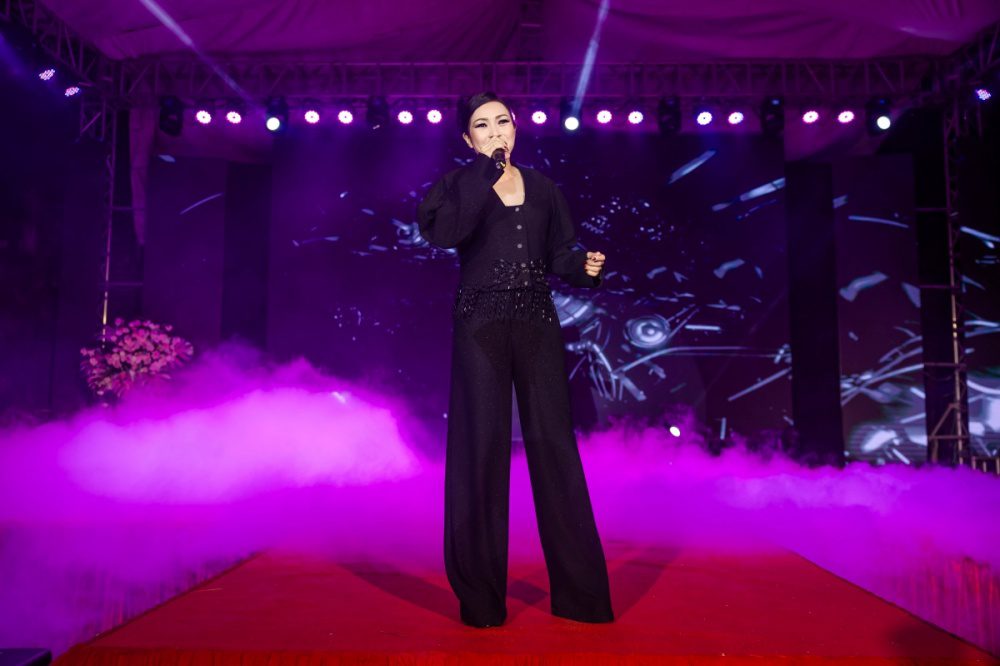 Phương Thanh x&uacute;c động đ&oacute;n sinh nhật tại Bắc Ninh, Ngọc Sơn v&agrave; h&agrave;ng ngh&igrave;n kh&aacute;n giả c&ugrave;ng h&aacute;t ch&uacute;c mừng- Ảnh 7.