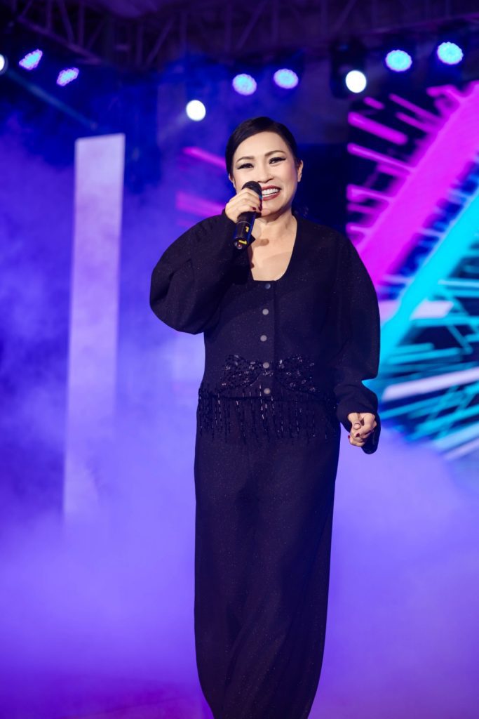 Phương Thanh x&uacute;c động đ&oacute;n sinh nhật tại Bắc Ninh, Ngọc Sơn v&agrave; h&agrave;ng ngh&igrave;n kh&aacute;n giả c&ugrave;ng h&aacute;t ch&uacute;c mừng- Ảnh 3.