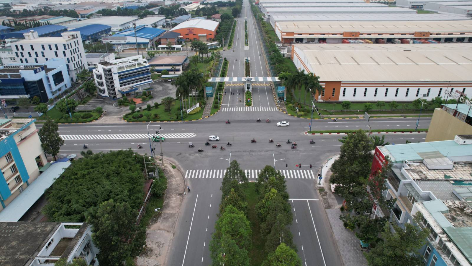 Công nghiệp và hệ thống giao thông phát triển mang đến tiềm năng cho bất động sản Bình Dương.