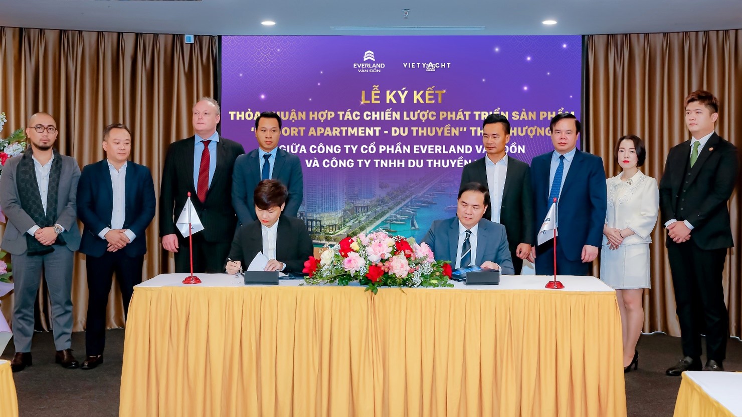 Lễ ký kết thỏa thuận hợp tác chiến lược giữa Công ty CP Everland Vân Đồn và Công ty TNHH Du thuyền Việt.