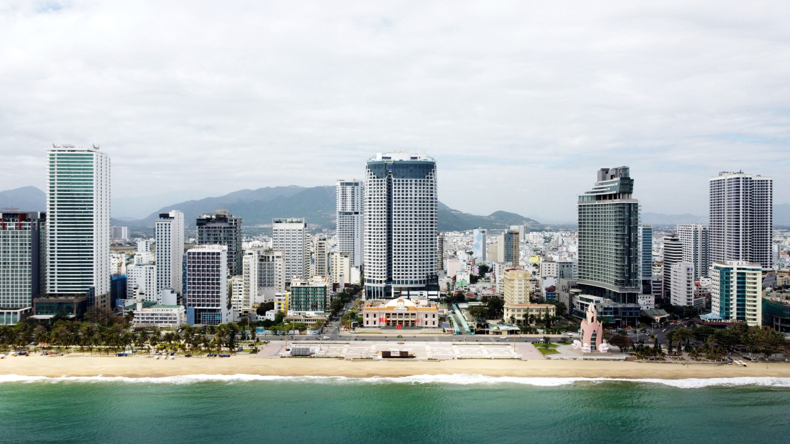 Mục tiêu đến năm 2030 sẽ xây dựng và phát triển Khánh Hòa trở thành thành phố trực thuộc trung ương