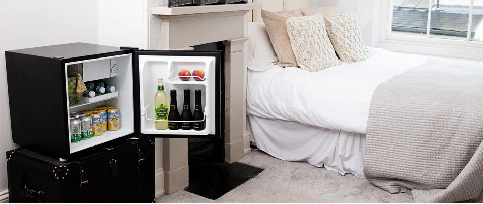 Chỉ n&ecirc;n đặt tủ lạnh mini trong phong ngủ