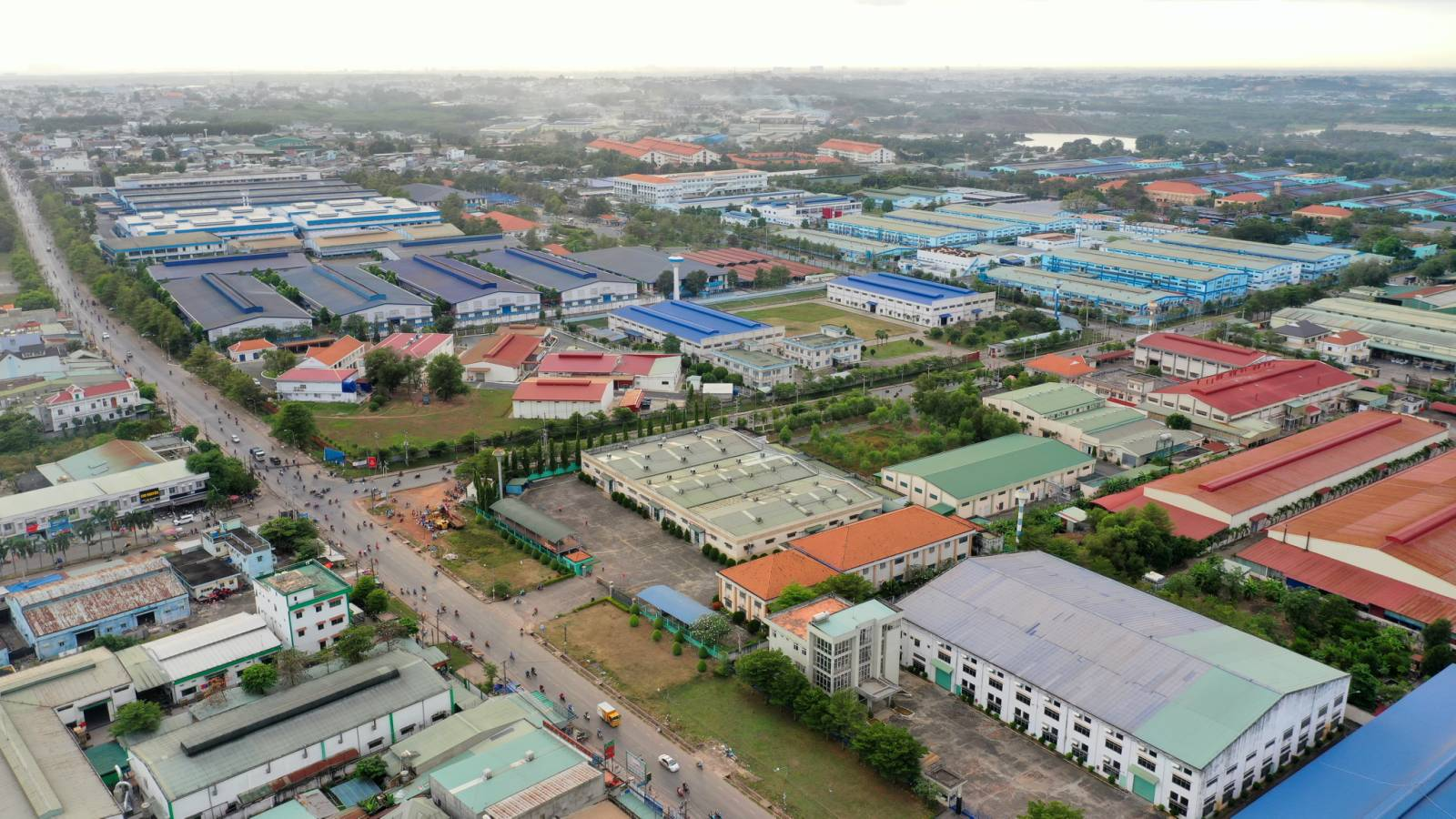 Một góc khu công nghiệp Sông Mây 473ha liền kề Estella City đang hoạt động nhộn nhịp.