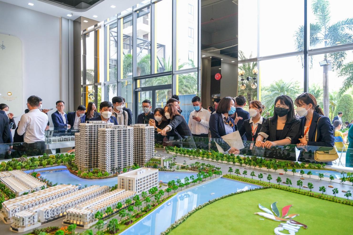 Cuối Năm 2023 Là Lúc Nhà Đầu Tư BĐS “Giăng Lưới”?- Ảnh 1.