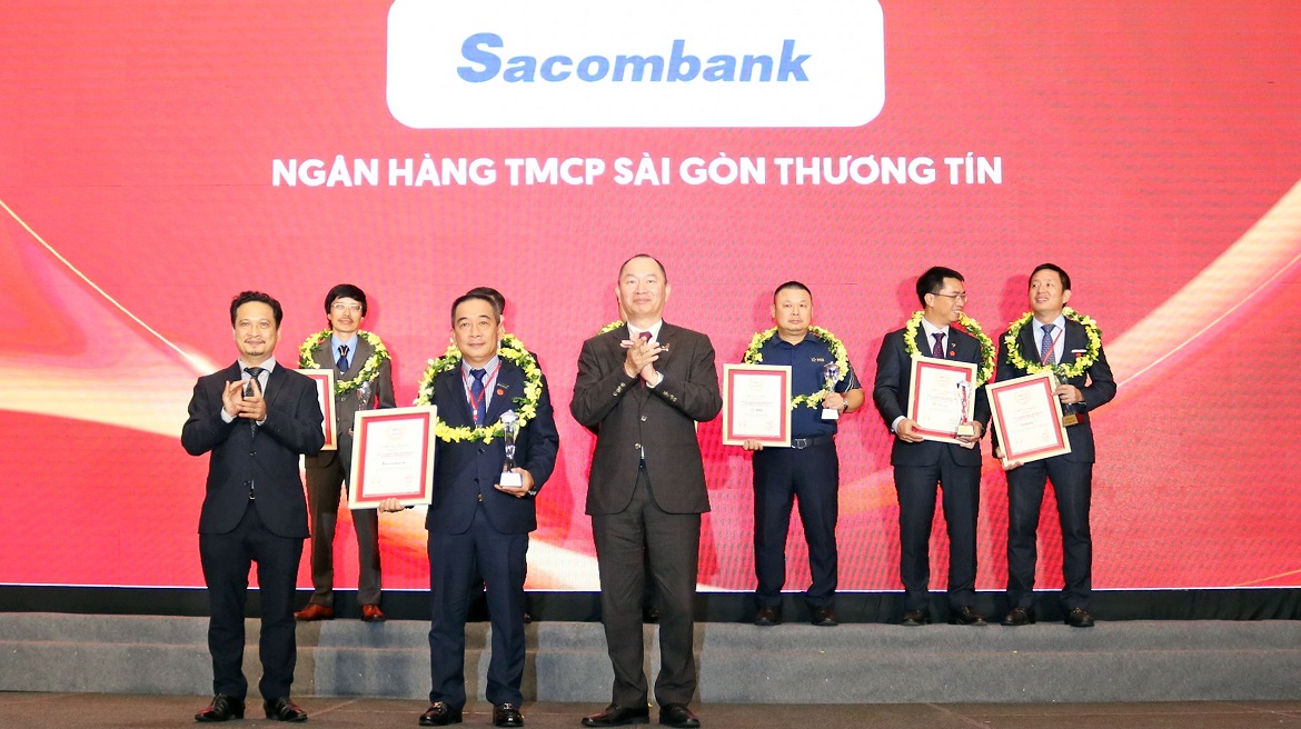 Sacombank nằm trong các bảng xếp hạng uy tín năm 2023 của Vietnam Report.