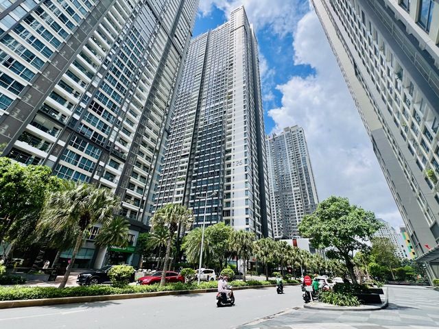 Thị Trường Căn Hộ Chung Cư: Giá Bán Đồng Loạt Tăng Trên Cả Thị Trường Sơ Cấp Và Thứ Cấp- Ảnh 2. Thị Trường Căn Hộ Chung Cư: Giá Bán Đồng Loạt Tăng Trên Cả Thị Trường Sơ Cấp Và Thứ Cấp- Ảnh 2.