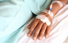 Tin tưởng thầy lang chữa link bong da truc tiep bằng nước ion kiềm khiến tế bào gan bị hủy hoại, tiên lượng tử vong cao