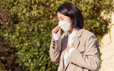 Virus gây Covid-19 liên tục biến đổi, sốt và đau họng không còn là dấu hiệu chính!