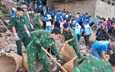 Đồn Biên phòng Bến Đá chung tay làm sạch biển Vũng Tàu 