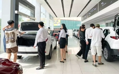 Doanh số thị trường ô tô Việt bùng nổ tháng cuối giảm lệ phí trước bạ