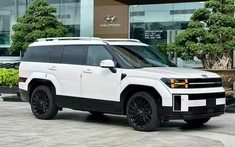 Đại lý giảm 195 triệu, giá Hyundai Santa Fe chỉ còn 1,070 tỷ đồng, thấp hơn xe lướt