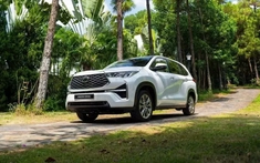 Ngôi vương trở lại - Innova Cross đả bại XL 7, Toyota soán ngôi thị trường hybrid Việt Nam