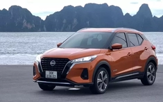 Nissan Kicks tiếp tục được đại lý giảm giá hơn 240 triệu đồng để xả hàng tồn