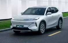 Geely Galaxy Starship 7 PHEV ra mắt với phạm vi hoạt động toàn diện 1.430 km