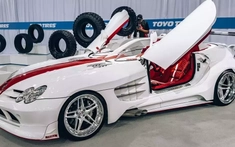 Cận cảnh chiếc xe Mercedes-Benz SLR McLaren Speedster thân rộng đẹp mắt