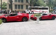 Khá lâu rồi "thánh địa siêu xe" ở Hà Nội lại có 1 cặp xe Ferrari đẹp mắt đỗ cạnh nhau