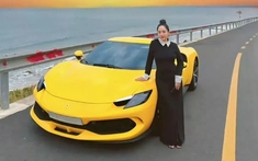 Doanh nhân Đồng Tháp mới bán lại, siêu xe Ferrari 296 GTB đã nhanh chóng được nữ đại gia thẩm mỹ tậu về