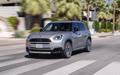 MINI Countryman hoàn toàn mới ra mắt tại Việt Nam, giá bán vẫn còn là ẩn số