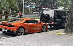 Đại gia Nghệ An mang siêu xe Lamborghini Huracan biển tứ quý lên Hà Nội dạo chơi