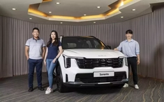 Kia Sorento bỏ xa người anh em Hyundai Santa Fe trong cuộc chạy đua doanh số
