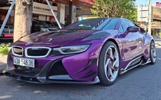 Xe thể thao hybrid BMW i8 mang gói độ lạ mắt ở Đà Nẵng