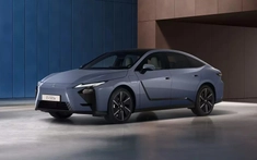 Lexus ES 2026 ôm tham vọng "hất cẳng" BMW 5-Series và Mercedes-Benz E-Class ở châu Âu
