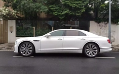 Bentley Flying Spur V8 dù 4 năm tuổi nhưng chỉ mới chạy 3.000 km của 1 đại gia Tp.HCM