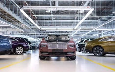 Bên trong nhà máy Rolls-Royce: cách thương hiệu trăm năm này chế tạo ô tô điện Spectre song song với Phantom