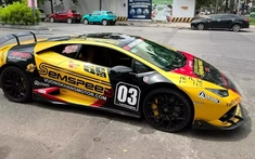 Lamborghini Huracan mang bộ áo lạ mắt tại Thành phố Hồ Chí Minh