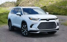 Toyota quay hi88.com lừa đảo tập trung vào SUV chạy xăng