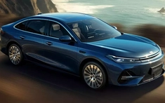 Geely Galaxy A7 - sedan hạng D chỉ "ăn" 2,67 lít xăng/100 km, giá ngang Hyundai Grand i10