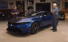 Chi tiết Ford Mustang GTD 2025 đầu tiên bàn giao cho Jay Leno