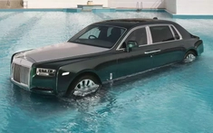 Đây là lý do khiến hãng Rolls-Royce thả một chiếc Phantom xuống bể bơi