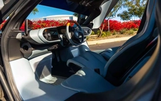 Ngoài McLaren F1, đây là các xe có ghế tài đặt ở giữa, bất ngờ thay có 1 chiếc đã về Việt Nam âm thầm