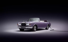Rolls-Royce Corniche mà "Qua" Vũ đang sở hữu có bản độ rất kỳ công, thay hẳn động cơ điện