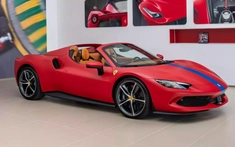 Đánh gia nhanh Ferrari 296 GTS cá nhân hóa đặc biệt tại Việt Nam: Màu sơn lạ mắt cùng gói carbon màu đỏ đắt tiền