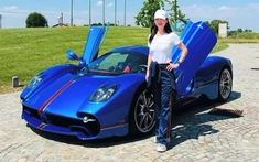 Nữ doanh nhân Singapore xuất hiện tại Việt Nam ở hành trình Gumball 3000 2024 tậu siêu xe triệu đô Pagani Utopia