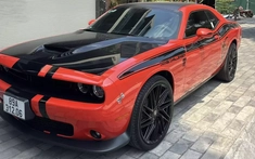 Dodge Challenger lạ mắt mang biển số của tỉnh Hưng Yên