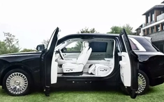 Hãng chuyên sản xuất máy hút bụi ở Trung Quốc cho ra mắt bản sao của Rolls-Royce Cullinan, bỏ luôn cột B