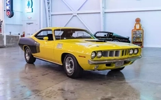 Chiếc xe Plymouth Hemi Cuda đời 1971 màu vàng Curious Yellow này có thể hơn 1 triệu đô la