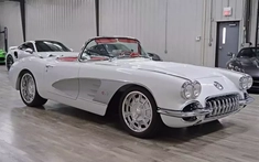 Một chiếc xe Chevrolet Corvette 1958 đang được chào bán nửa triệu đô la, đắt hơn các siêu xe hiện đại ngày nay